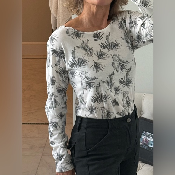 Anthropologie White and Black Long Sleeve Tee - Picture 6 of 6